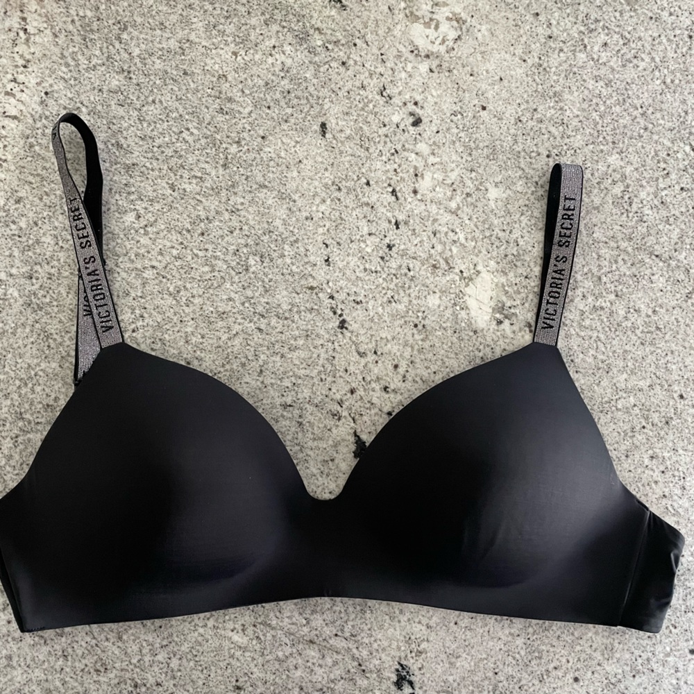 Victorias Secret T-Shirt Lightly Lines Wireless Bra